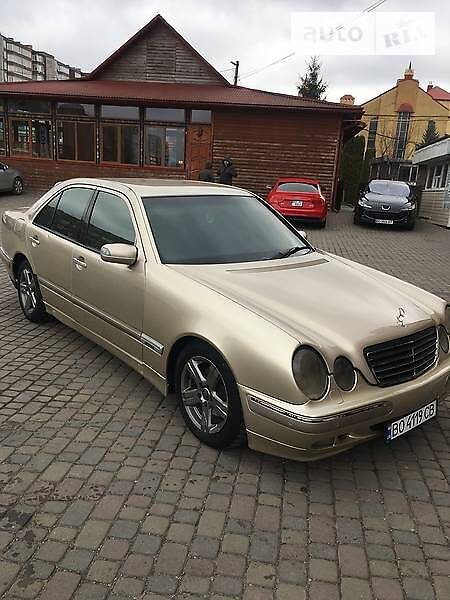 Седан Mercedes-Benz E-Class 2001 в Тернополе