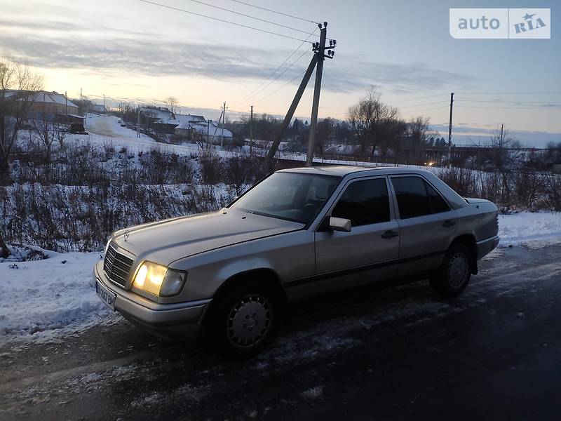 Седан Mercedes-Benz E-Class 1989 в Тернополі