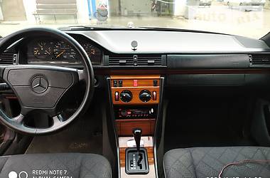 Седан Mercedes-Benz E-Class 1995 в 
