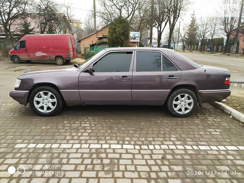 Седан Mercedes-Benz E-Class 1995 в 