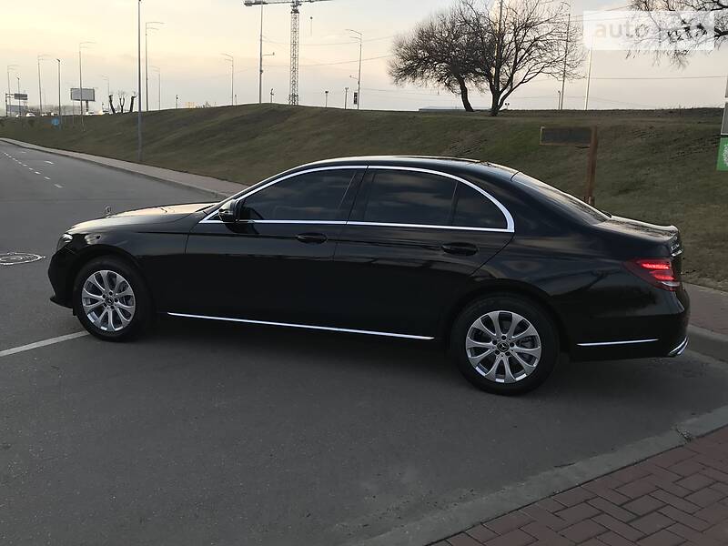 Седан Mercedes-Benz E-Class 2018 в Києві