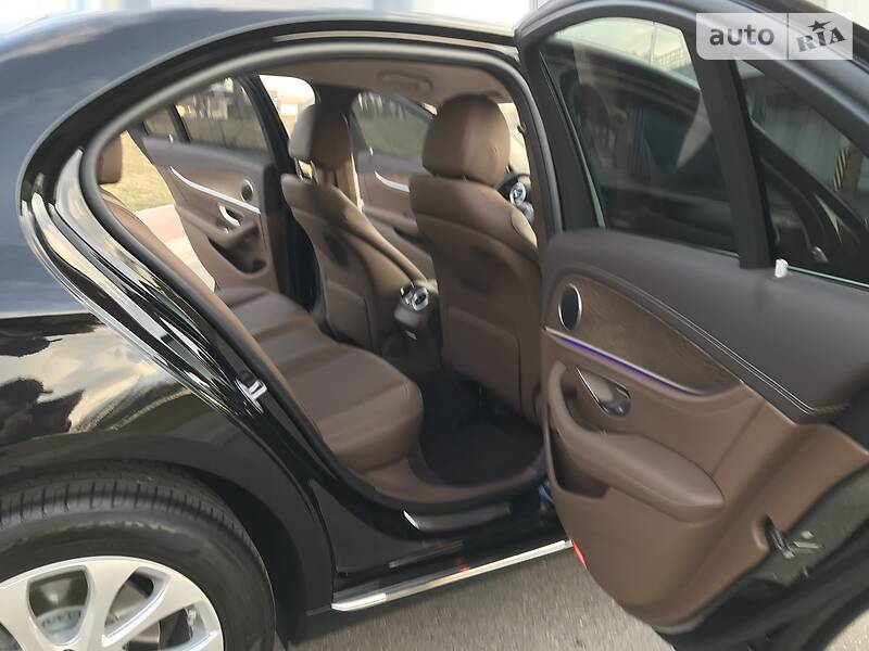 Седан Mercedes-Benz E-Class 2018 в Києві