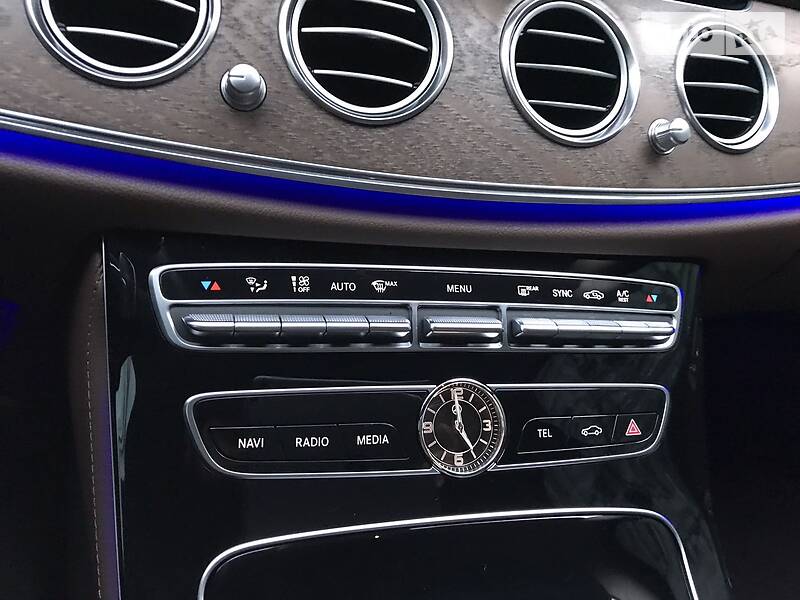 Седан Mercedes-Benz E-Class 2018 в Києві