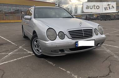 Універсал Mercedes-Benz E-Class 2001 в 