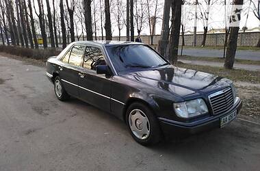 Седан Mercedes-Benz E-Class 1994 в Києві