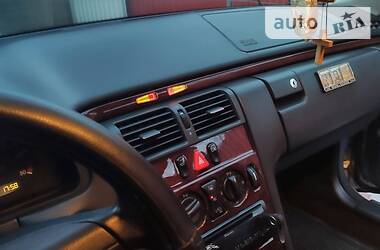 Седан Mercedes-Benz E-Class 2000 в 