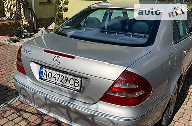 Седан Mercedes-Benz E-Class 2002 в 