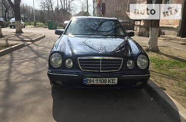 Седан Mercedes-Benz E-Class 2000 в 