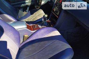 Седан Mercedes-Benz E-Class 2001 в 