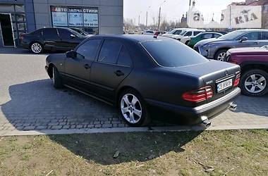 Седан Mercedes-Benz E-Class 1999 в 