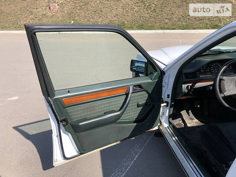 Седан Mercedes-Benz E-Class 1991 в Вінниці