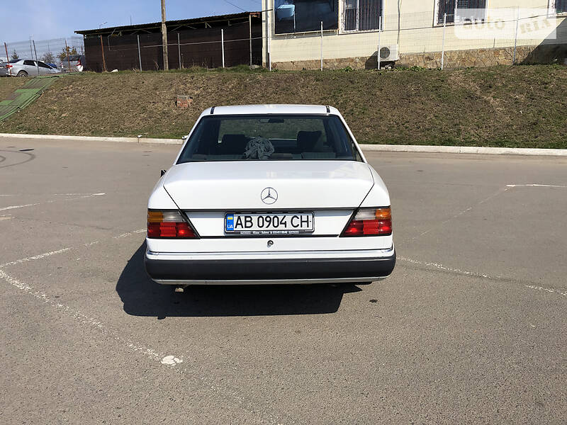 Седан Mercedes-Benz E-Class 1991 в Вінниці