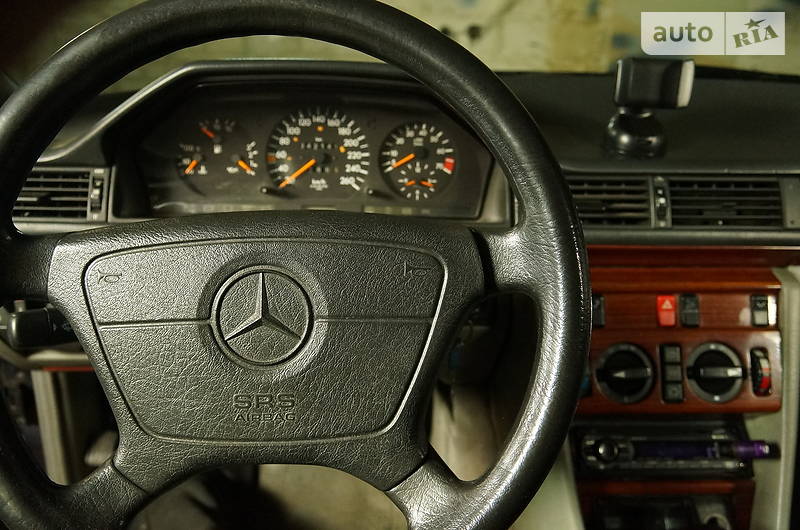 Седан Mercedes-Benz E-Class 1995 в Білій Церкві