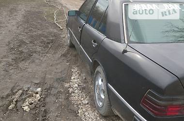 Седан Mercedes-Benz E-Class 1991 в Волочиске