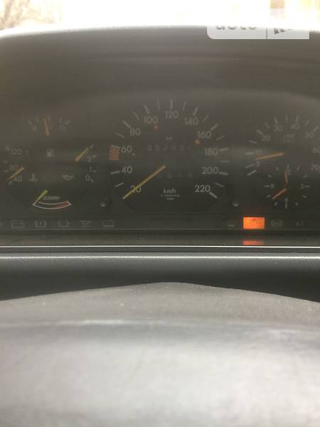 Седан Mercedes-Benz E-Class 1987 в Желтых Водах