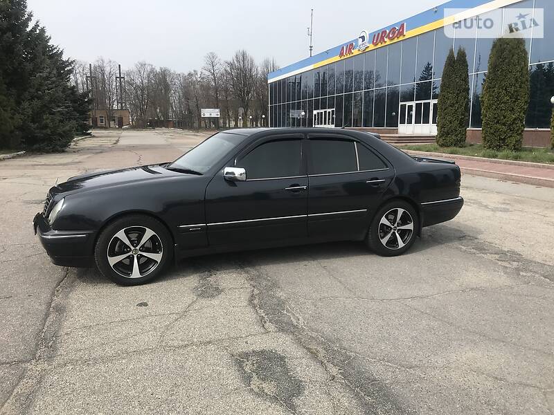Седан Mercedes-Benz E-Class 1996 в Кропивницькому