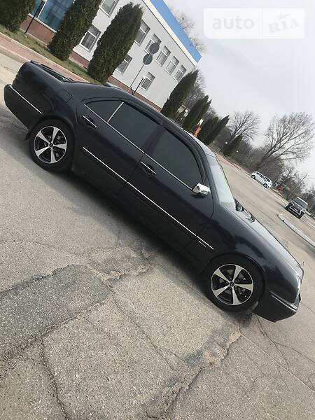 Седан Mercedes-Benz E-Class 1996 в Кропивницькому