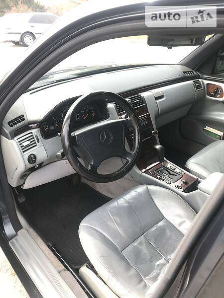 Седан Mercedes-Benz E-Class 1996 в Кропивницькому