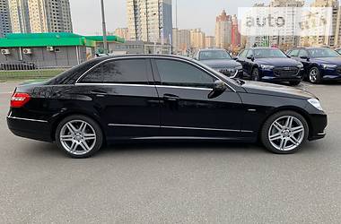 Седан Mercedes-Benz E-Class 2011 в 