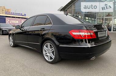 Седан Mercedes-Benz E-Class 2011 в 