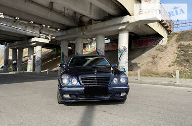 Седан Mercedes-Benz E-Class 2000 в 
