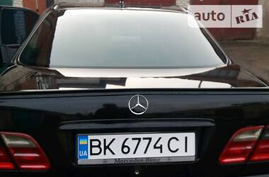 Седан Mercedes-Benz E-Class 2001 в 