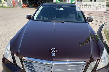Седан Mercedes-Benz E-Class 2010 в 