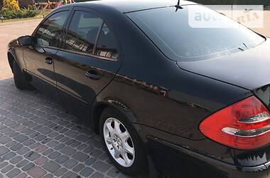 Седан Mercedes-Benz E-Class 2002 в 