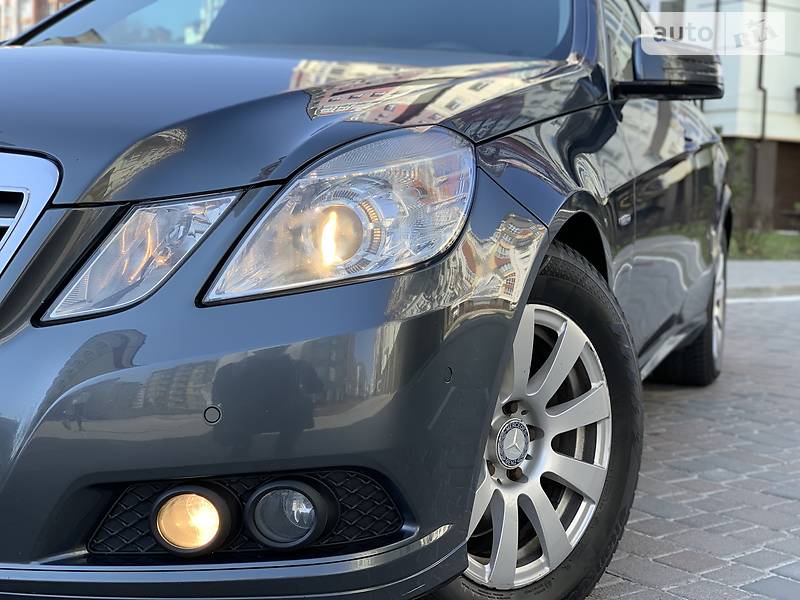 Універсал Mercedes-Benz E-Class 2011 в Івано-Франківську