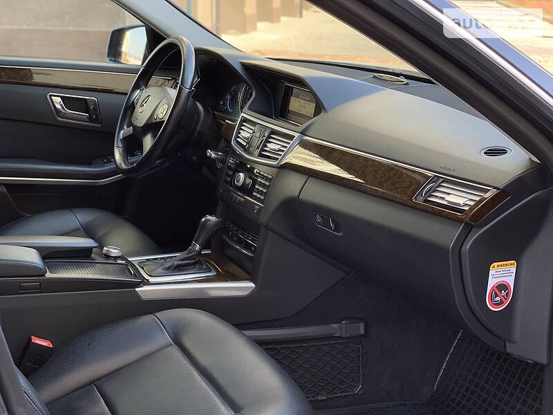 Універсал Mercedes-Benz E-Class 2011 в Івано-Франківську