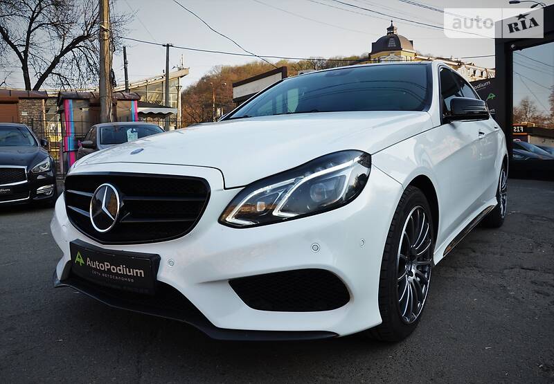 Седан Mercedes-Benz E-Class 2012 в Києві