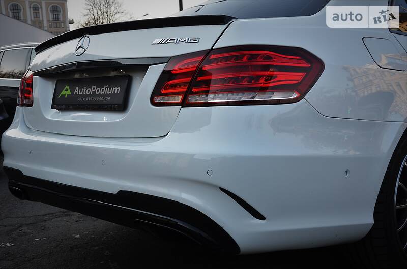 Седан Mercedes-Benz E-Class 2012 в Києві