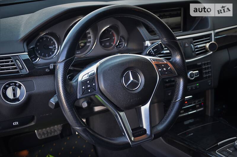 Седан Mercedes-Benz E-Class 2012 в Києві