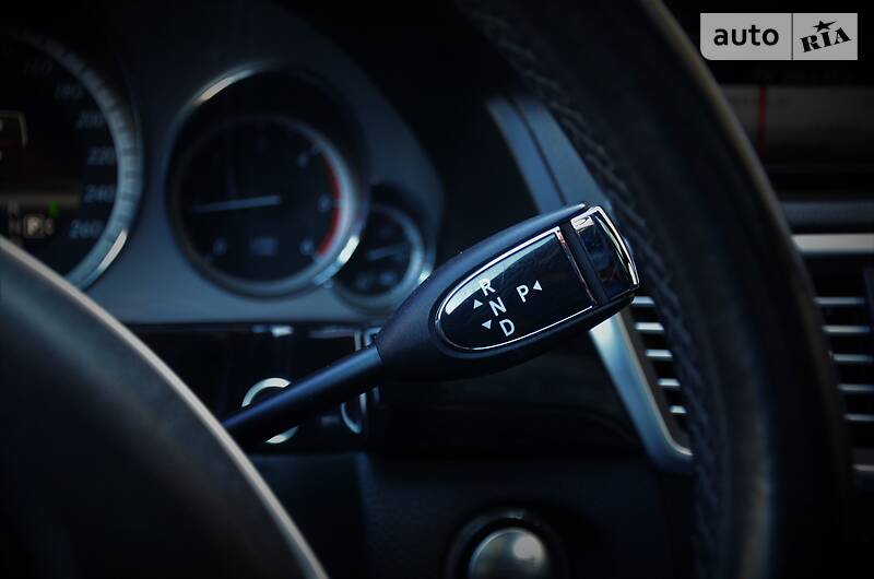 Седан Mercedes-Benz E-Class 2012 в Києві