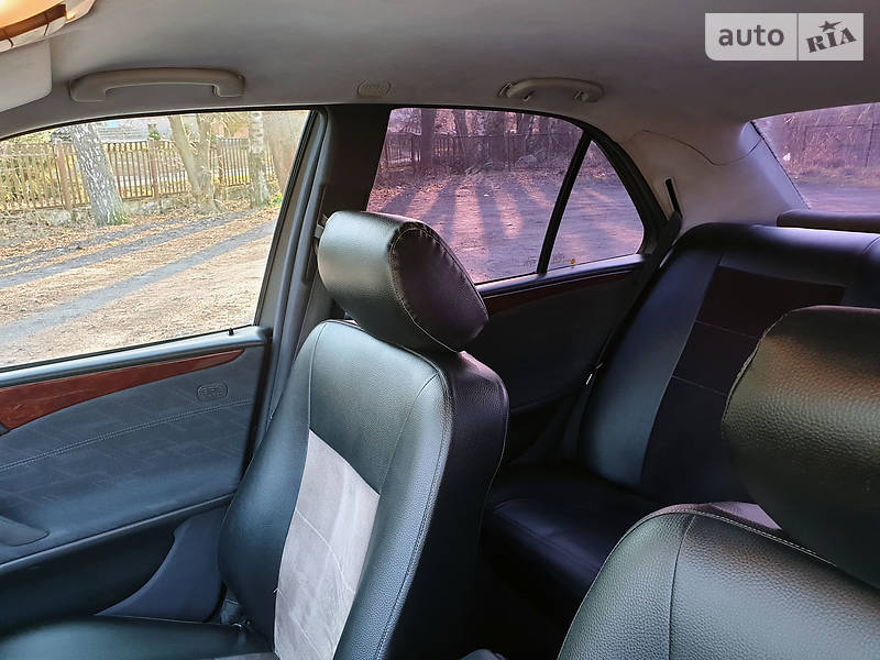 Седан Mercedes-Benz E-Class 2001 в Тернополі
