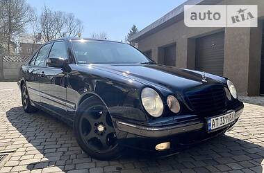 Седан Mercedes-Benz E-Class 2001 в Ивано-Франковске