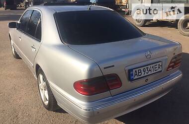 Седан Mercedes-Benz E-Class 2000 в 