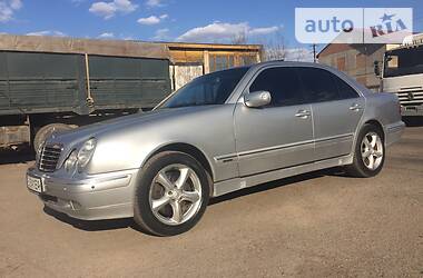 Седан Mercedes-Benz E-Class 2000 в 