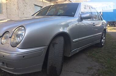 Седан Mercedes-Benz E-Class 2000 в 