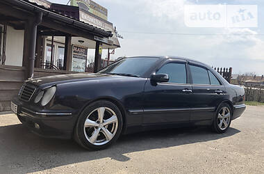 Седан Mercedes-Benz E-Class 2002 в 