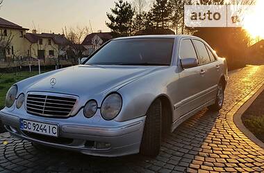 Седан Mercedes-Benz E-Class 2001 в Львове