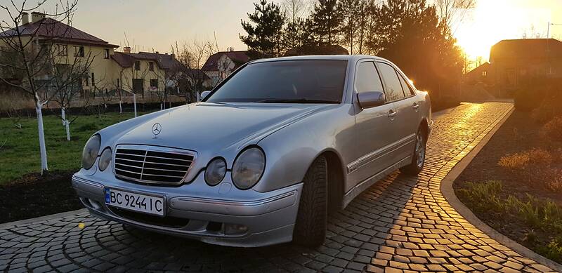 Mercedes-Benz E-Class 2001