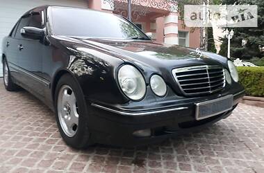Седан Mercedes-Benz E-Class 2001 в 