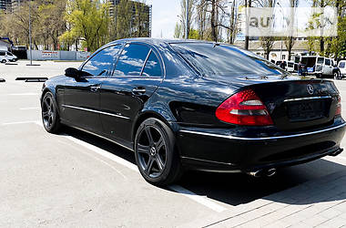 Седан Mercedes-Benz E-Class 2003 в 