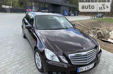 Седан Mercedes-Benz E-Class 2010 в 