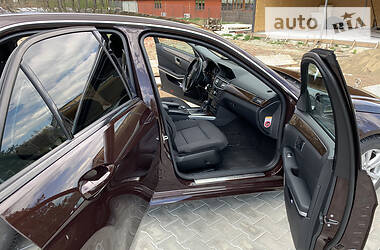 Седан Mercedes-Benz E-Class 2010 в 