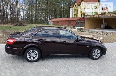 Седан Mercedes-Benz E-Class 2010 в 