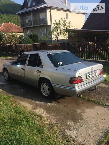 Седан Mercedes-Benz E-Class 1995 в Сваляві фото 4 Седан Mercedes-Benz E-Class 1995 в Сваляві