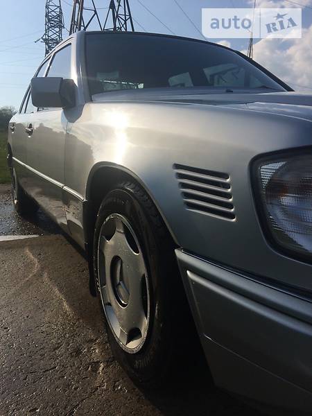 Седан Mercedes-Benz E-Class 1995 в Сваляві фото 35 Седан Mercedes-Benz E-Class 1995 в Сваляві