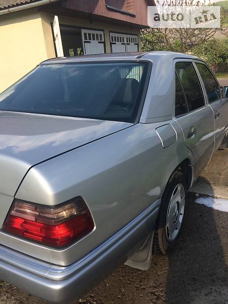 Седан Mercedes-Benz E-Class 1995 в Сваляві фото 39 Седан Mercedes-Benz E-Class 1995 в Сваляві